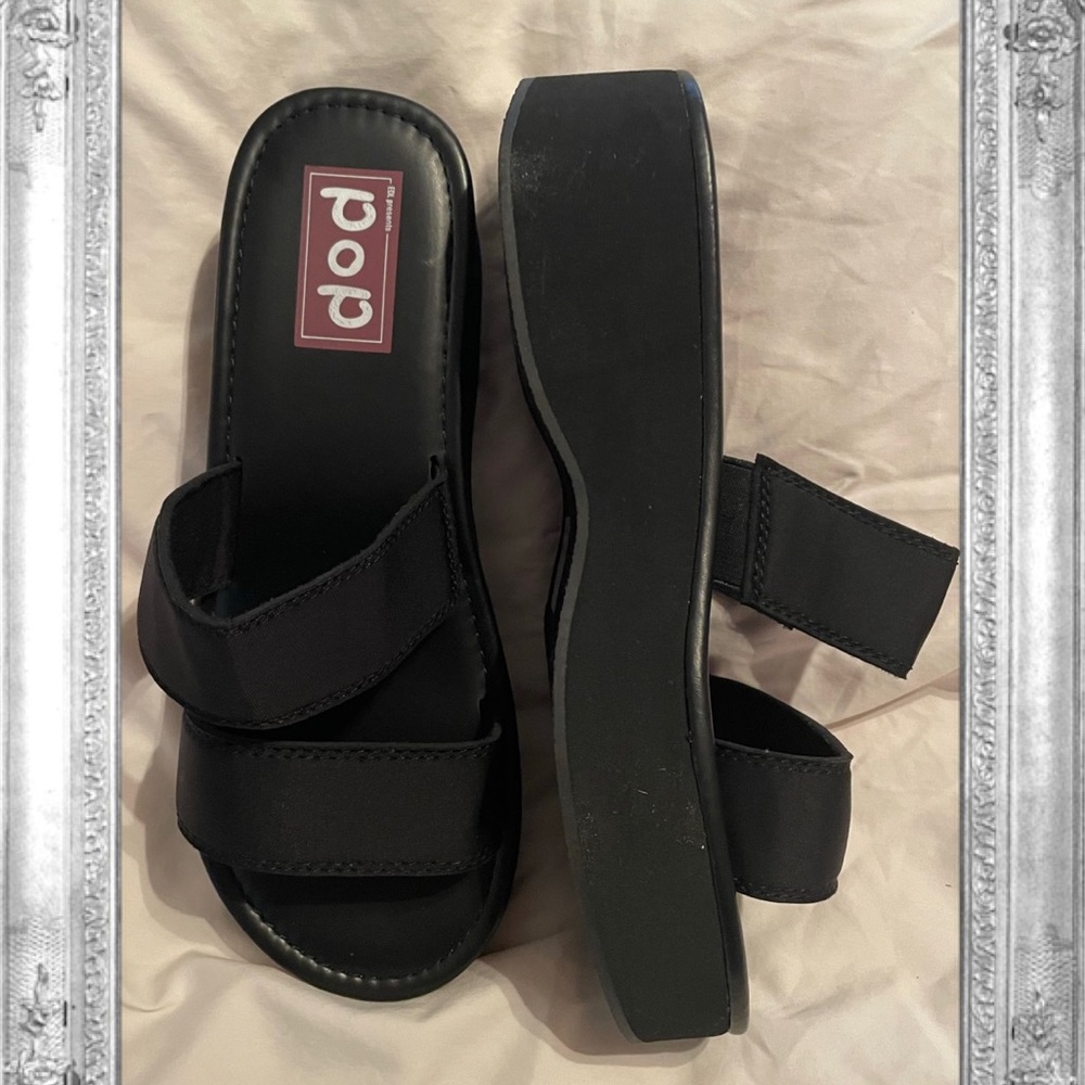 New PoP Sandals